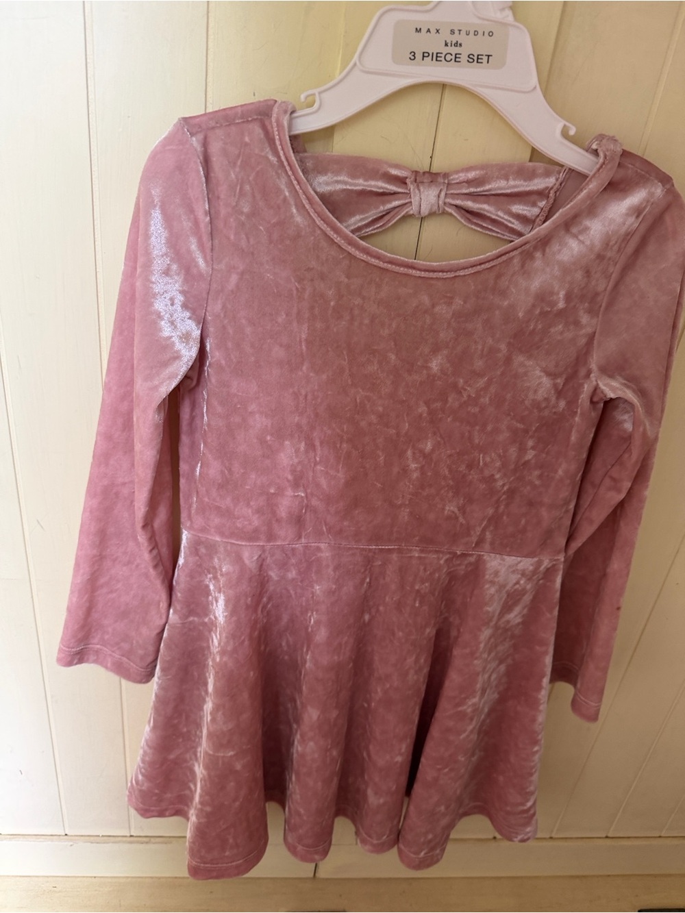 Girls' Rose Velvet Dress with Back Bow Accent